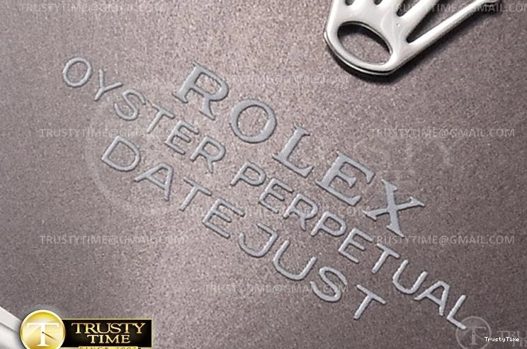 0131 RMDJ0253E – DJ Midsize 31mm Sophisticated 825